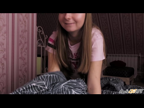 ❤️ Blondie БФФ-и худро амиқ мехӯрад ва дар даҳони худ кончатро мегирад ☑ Синси босифат дар мо ️❤