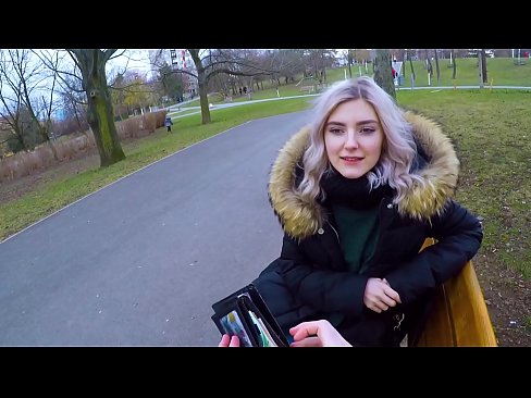 ❤️ Кончаҳои гарми бегонаро барои пул фурӯ мебарад - минет дар парк аз ҷониби Ева Элфи ☑ Синси босифат дар мо ️❤